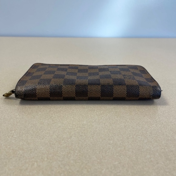 Louis Vuitton Preloved Damier Ebene Zippy Wallet w/ Certificate of Authenticity - Picture 6 of 14